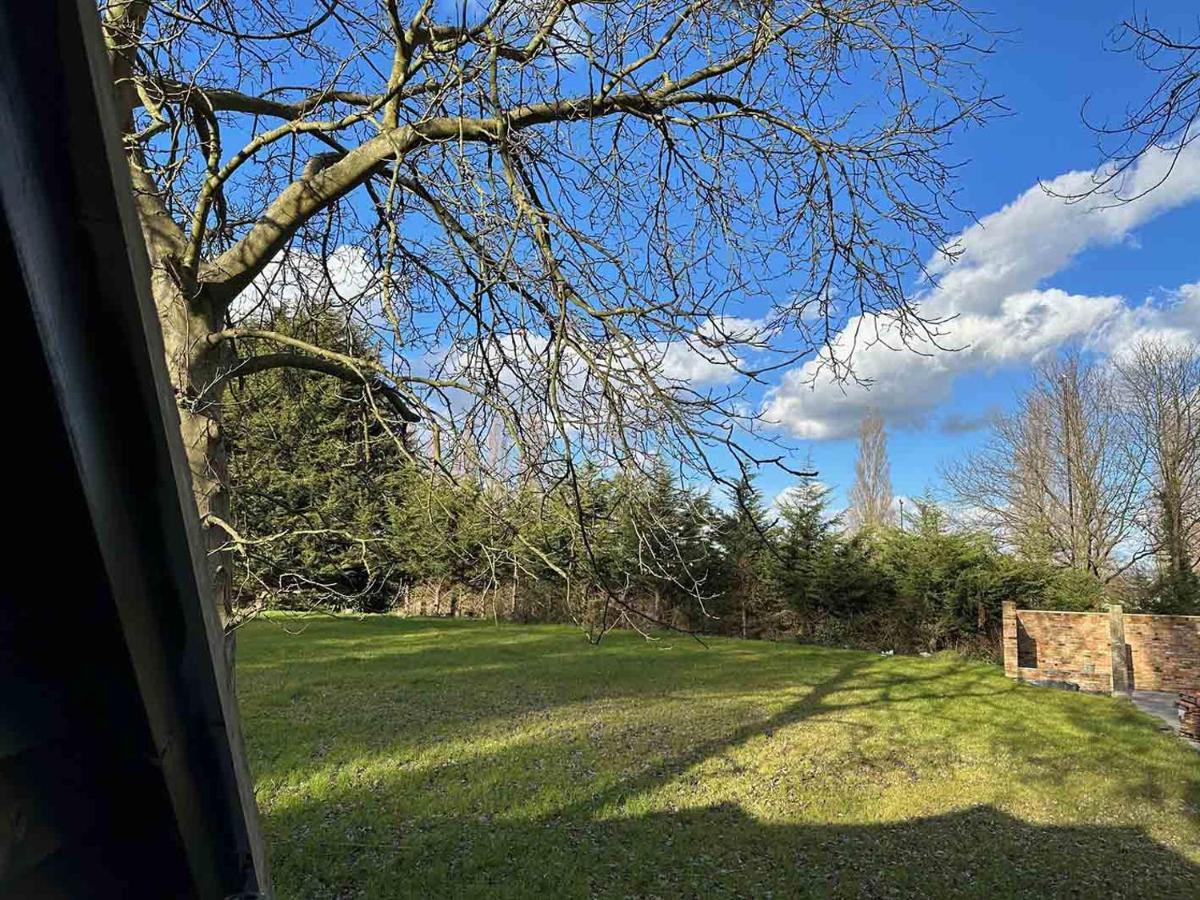 Forest Gated Parking On 2 Acres Garden Chislehurst