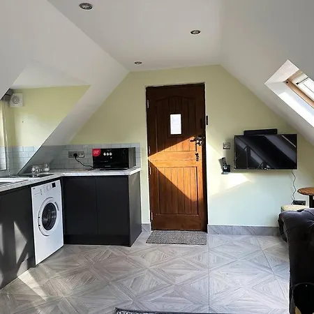 Forest Studio Apartment Gated Parking On 2 Acres Garden Chislehurst Exterior photo